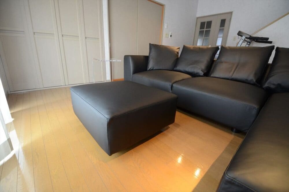 LAカウチソファ