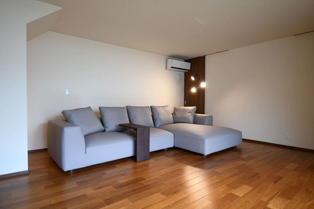 LAカウチソファ