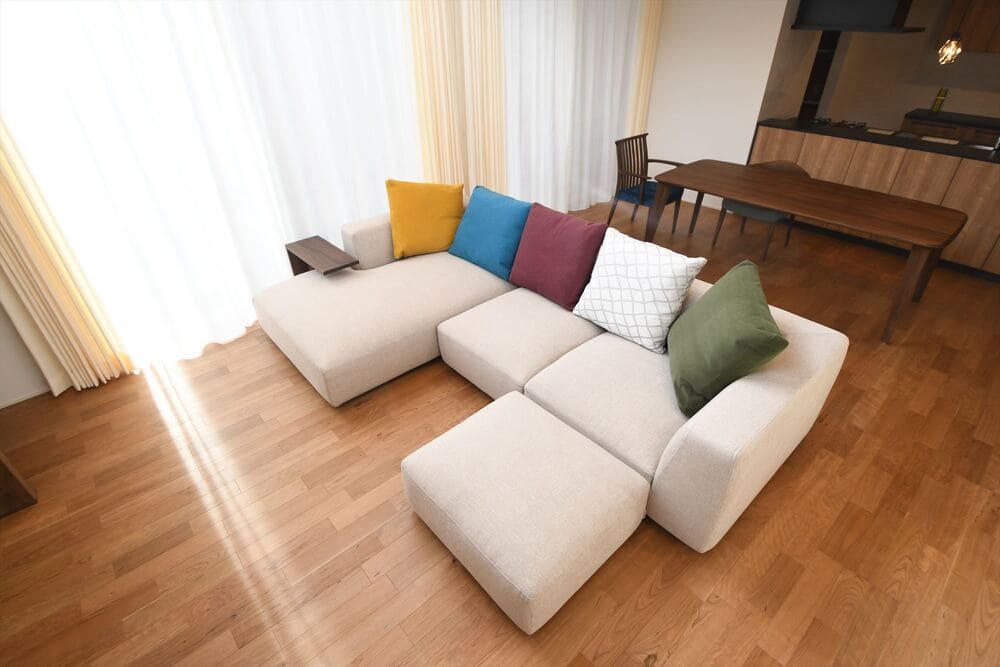 LAカウチソファ