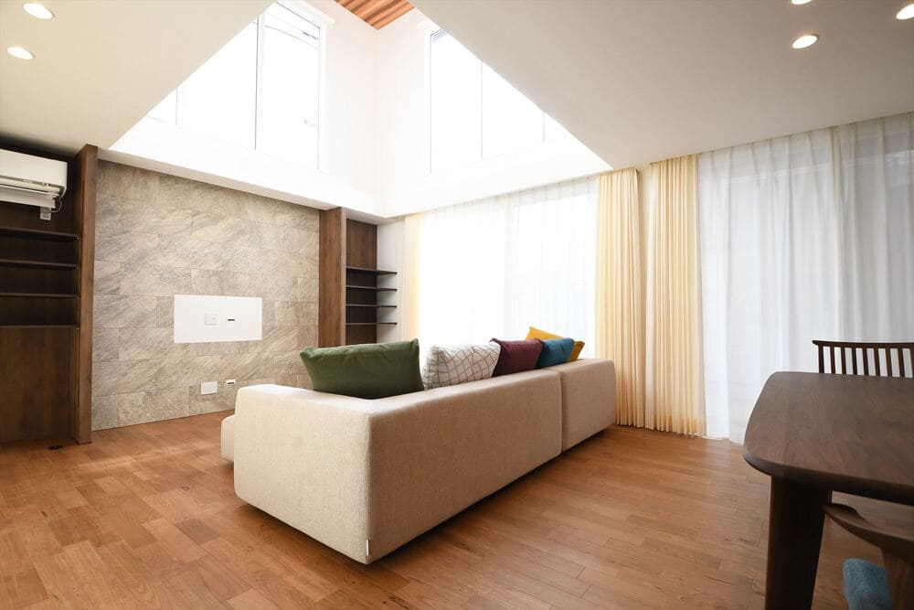 LAカウチソファ