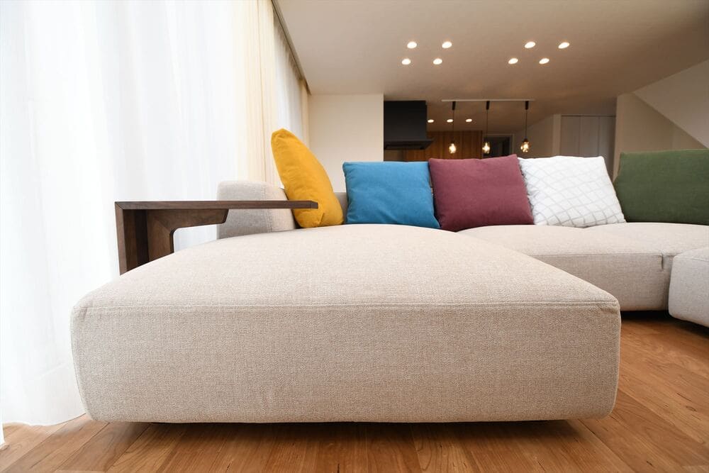 LAカウチソファ