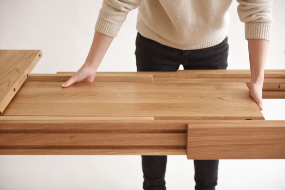 天然木無垢材伸長式ダイニングテーブル「Classic（クラシック）」