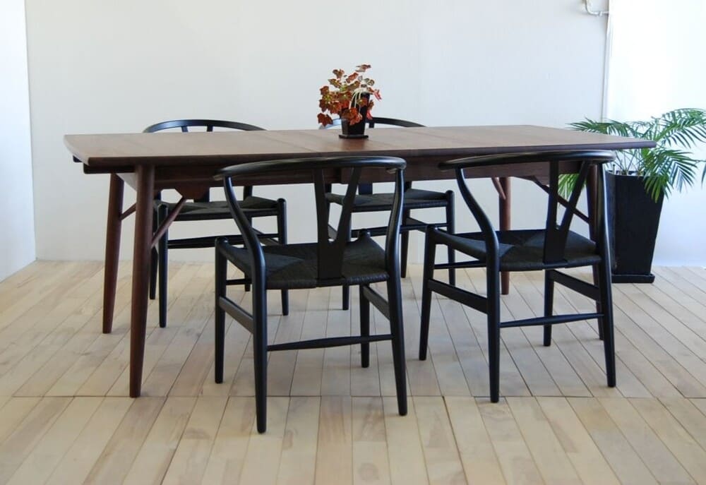 天然木無垢材伸長式ダイニングテーブル「Classic（クラシック）」