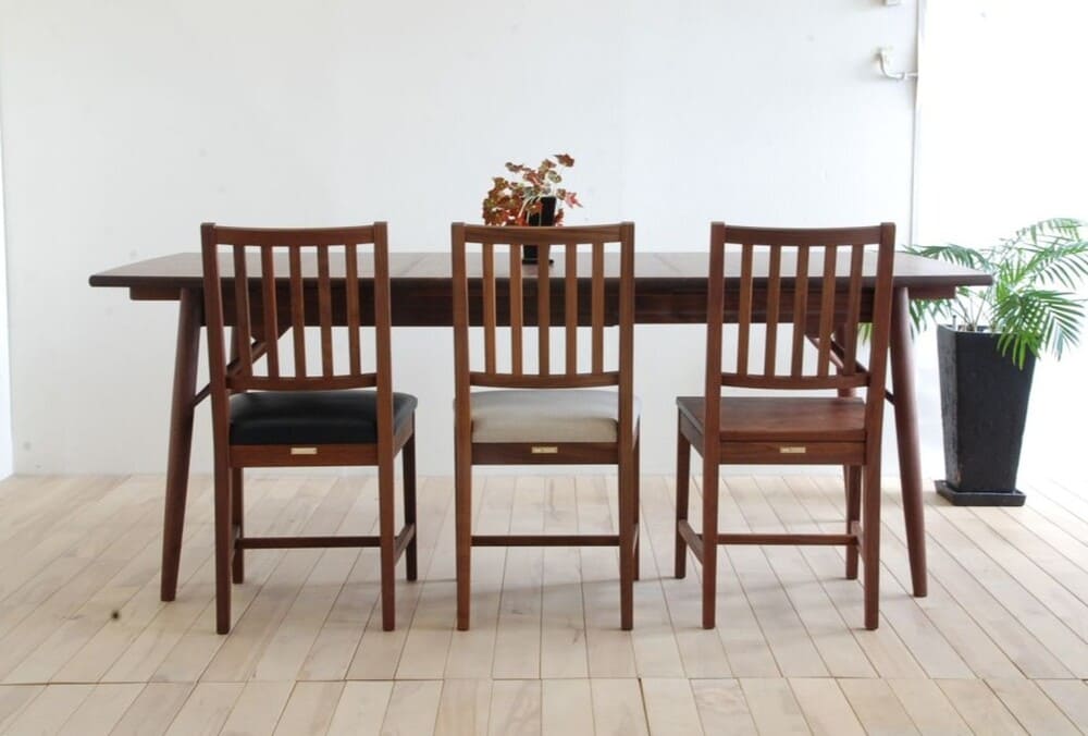 天然木無垢材伸長式ダイニングテーブル「Classic（クラシック）」