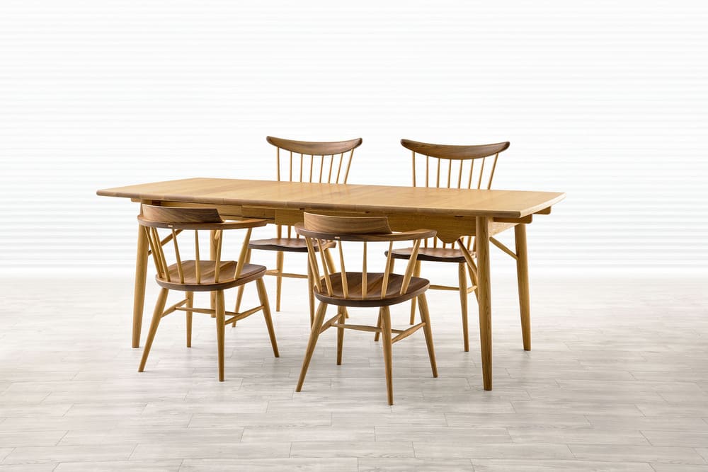 天然木無垢材伸長式ダイニングテーブル「Classic（クラシック）」