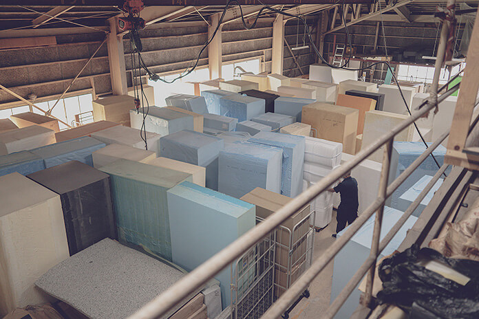 匠ソファのウレタン工房