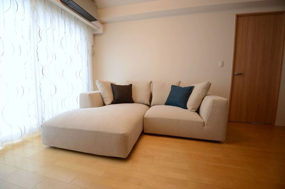 LAカウチソファ