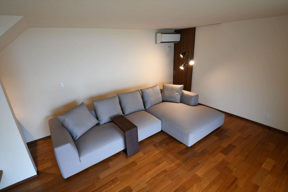 LAカウチソファ