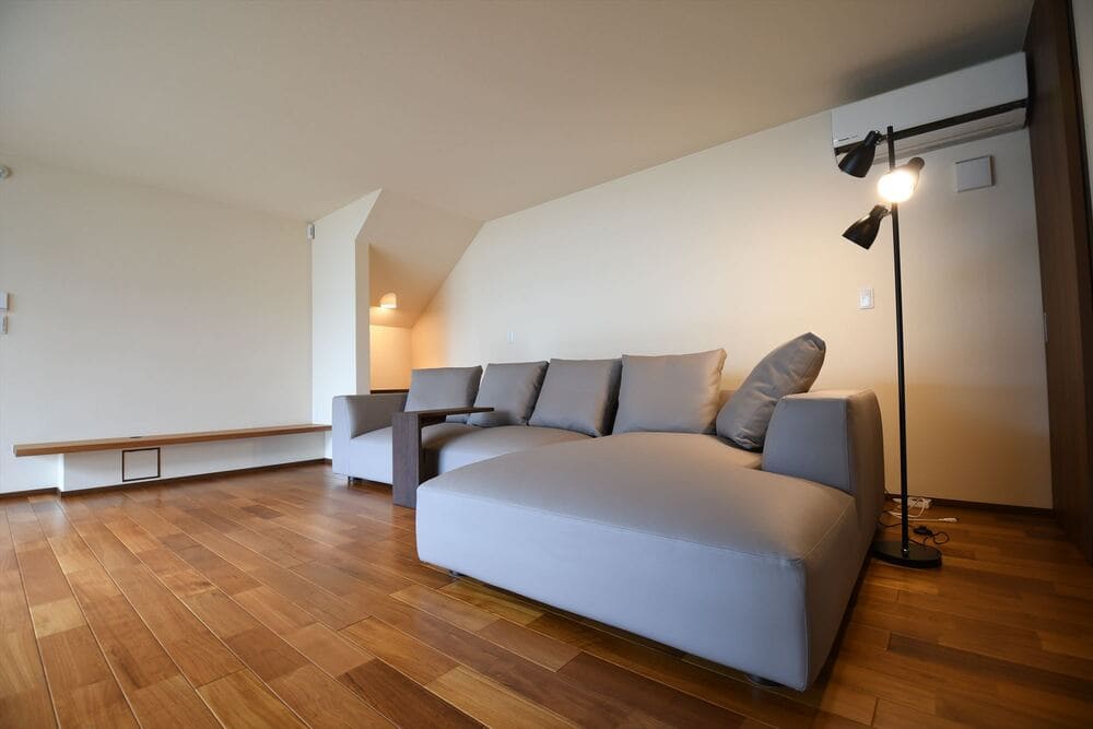 LAカウチソファ