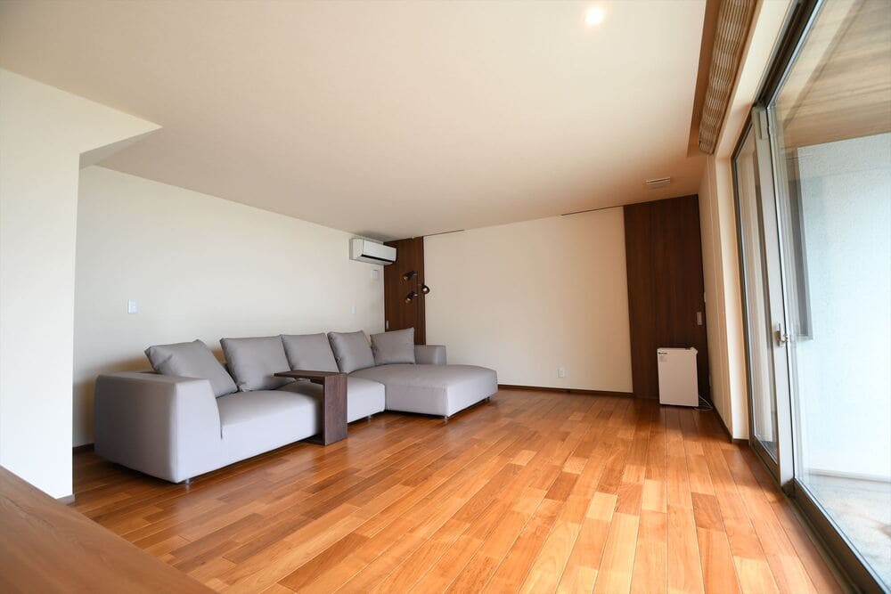 LAカウチソファ