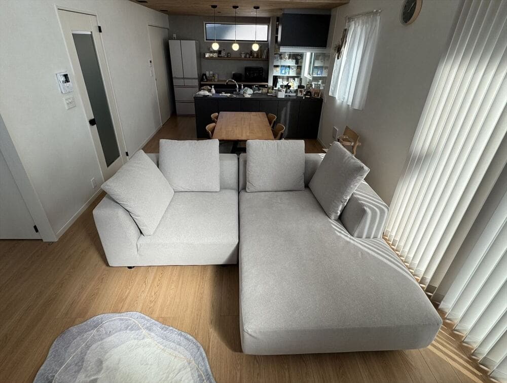 LAカウチソファ