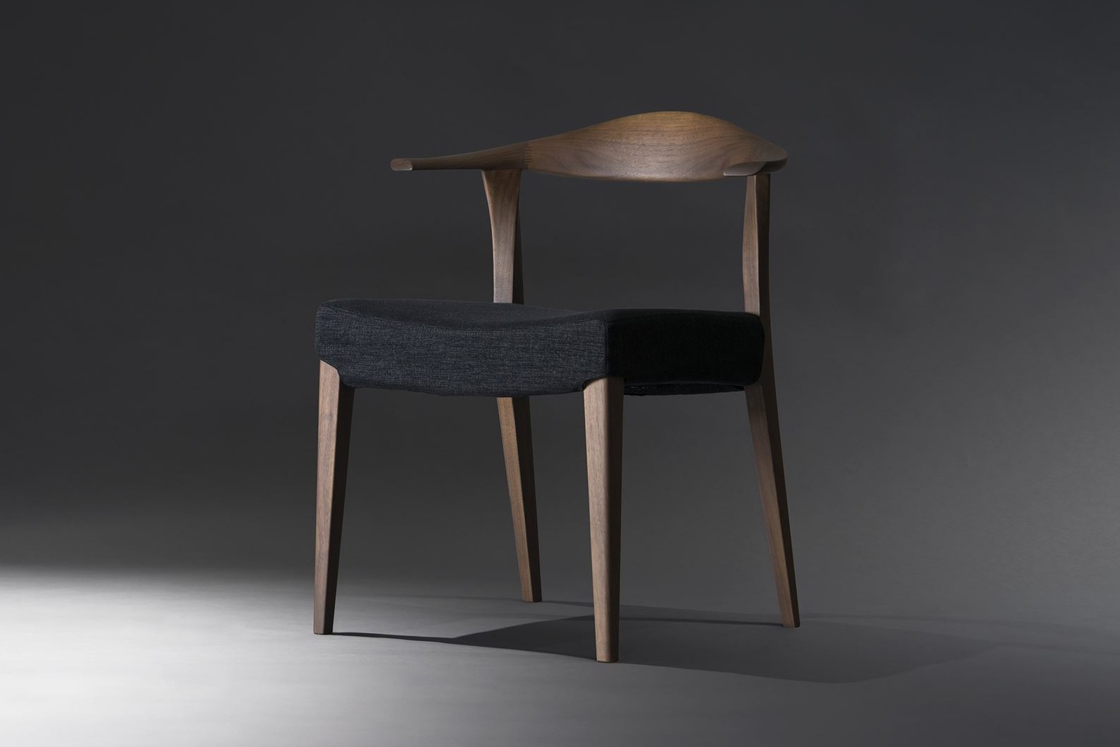 TC-205A アームチェア